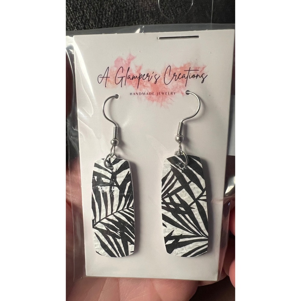A Glamper's Creations Palm Mini‎ Bar Earrings Womens Black White NEW Leather
